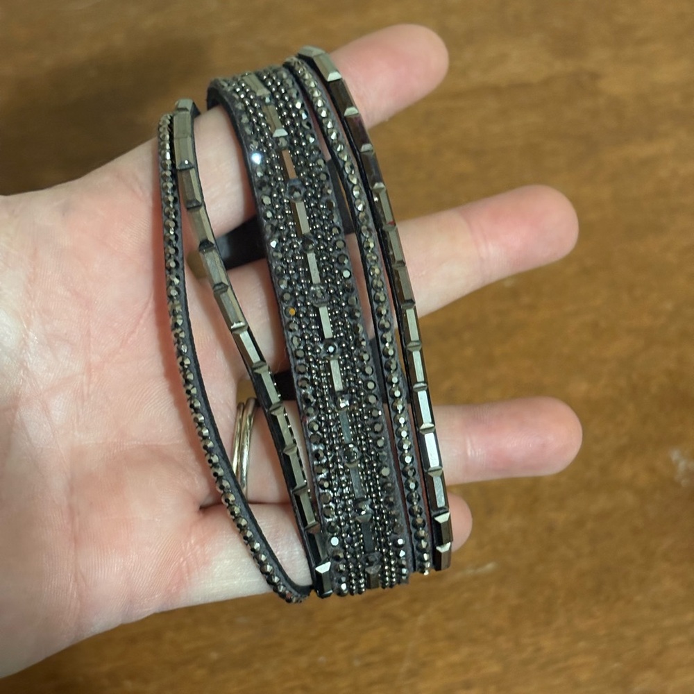 Chic Grey leather Wrap Bracelet with dark Silver Accents